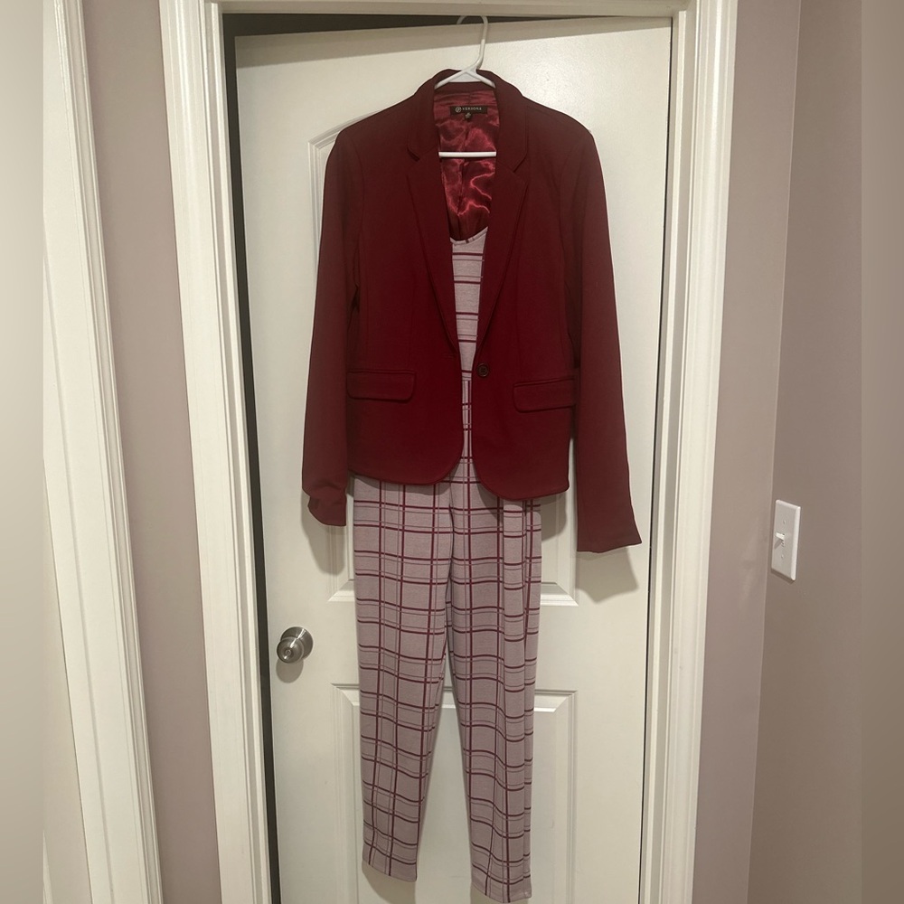 "Burgundy striped jumpsuit, with burgundy jacket - Picture 3 of 3